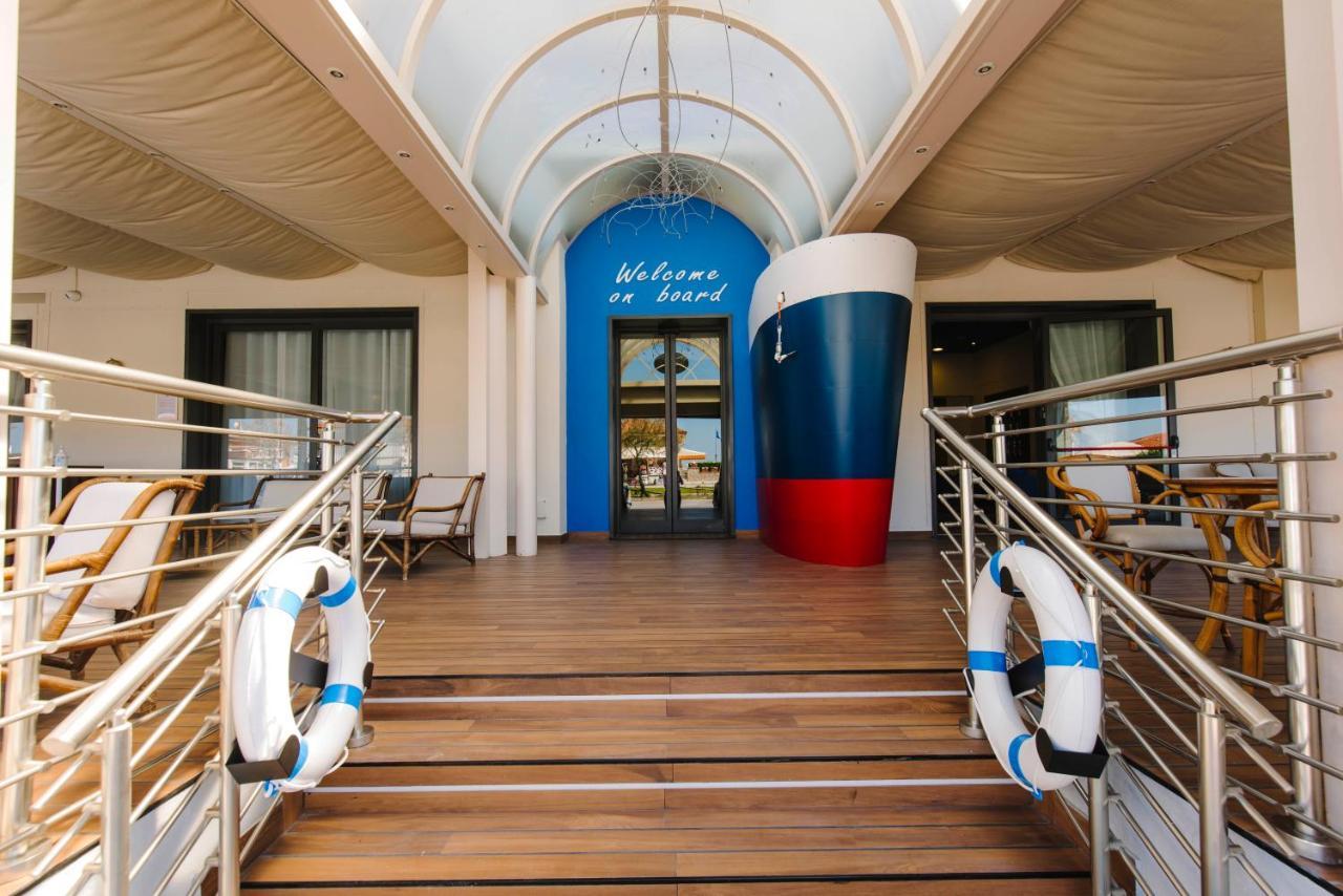 Hotel Giulia Лидо Ди Камайоре Екстериор снимка