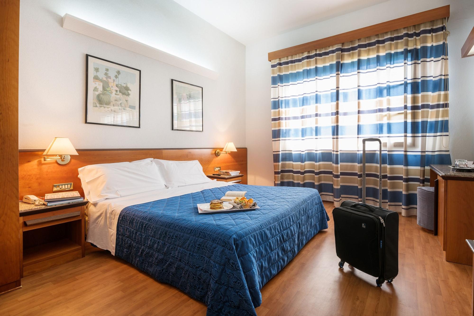 Hotel Giulia Лидо Ди Камайоре Екстериор снимка