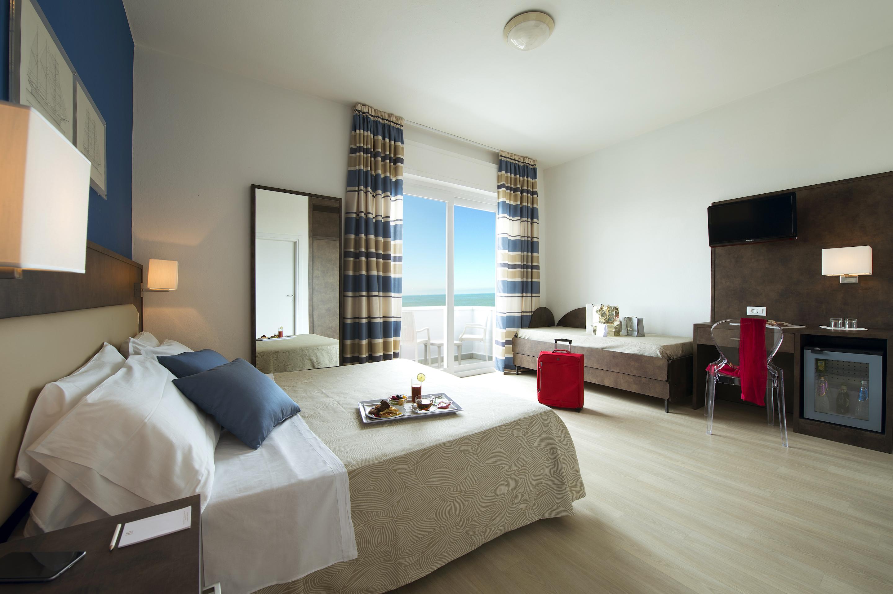 Hotel Giulia Лидо Ди Камайоре Екстериор снимка