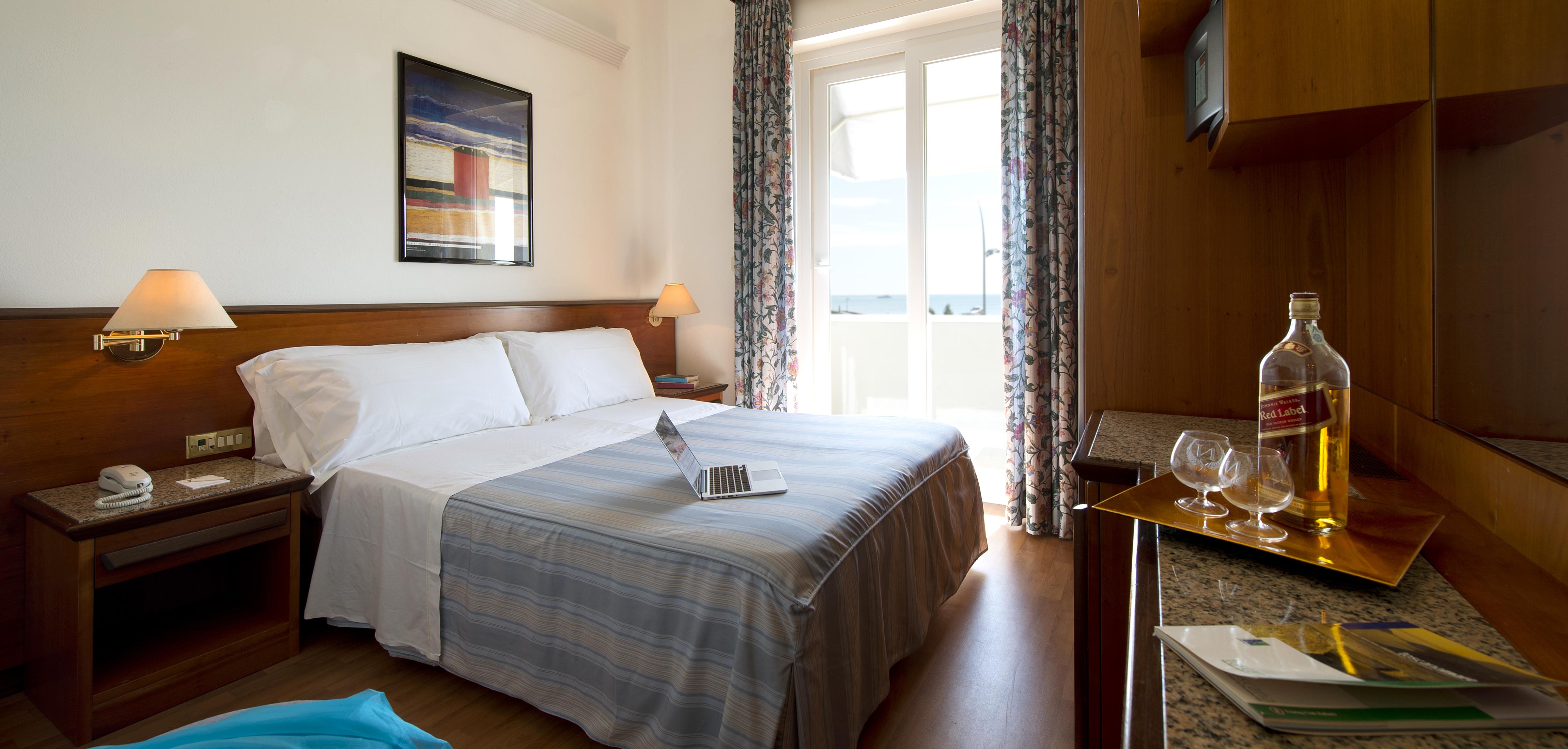 Hotel Giulia Лидо Ди Камайоре Екстериор снимка