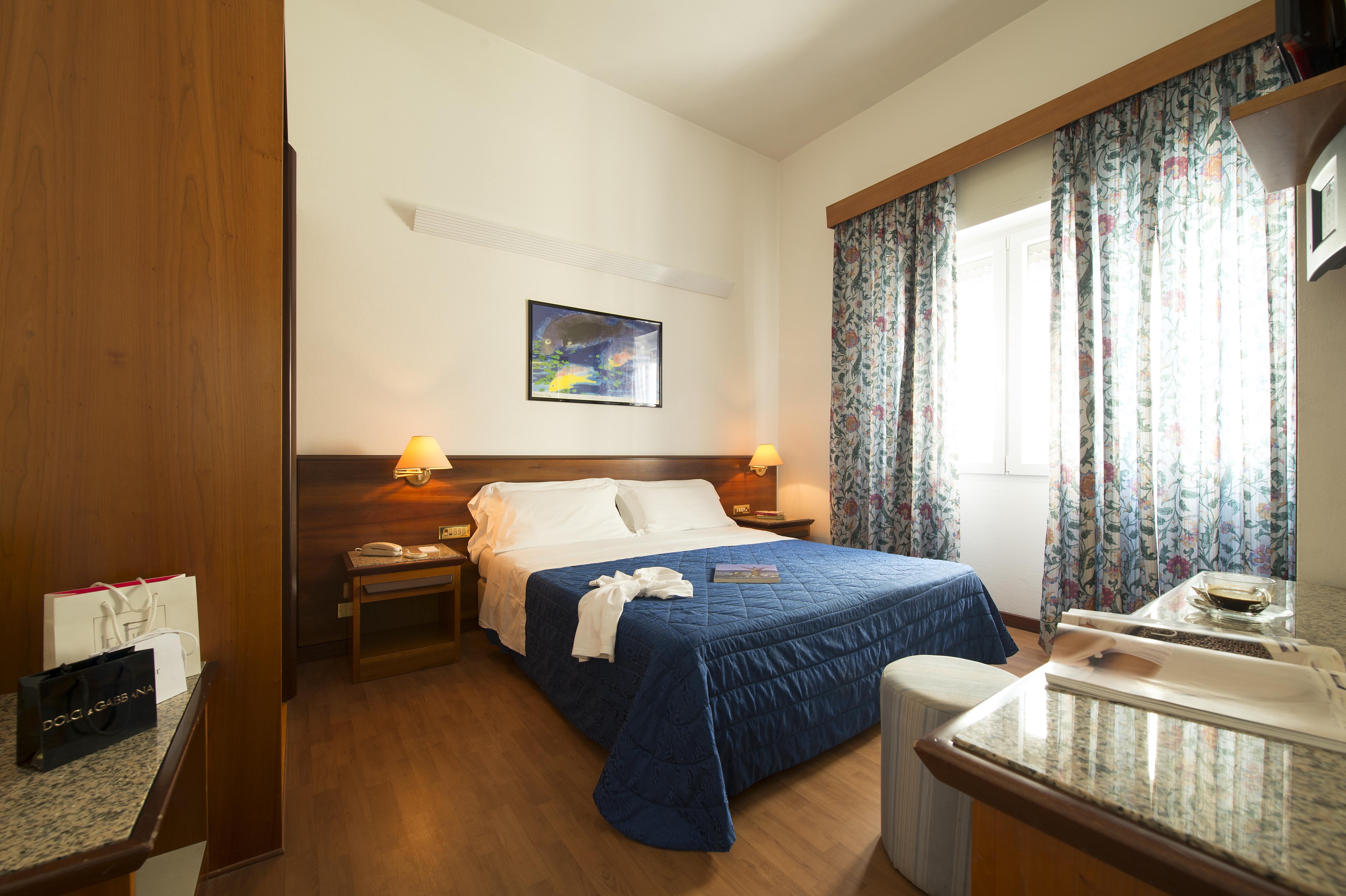 Hotel Giulia Лидо Ди Камайоре Екстериор снимка