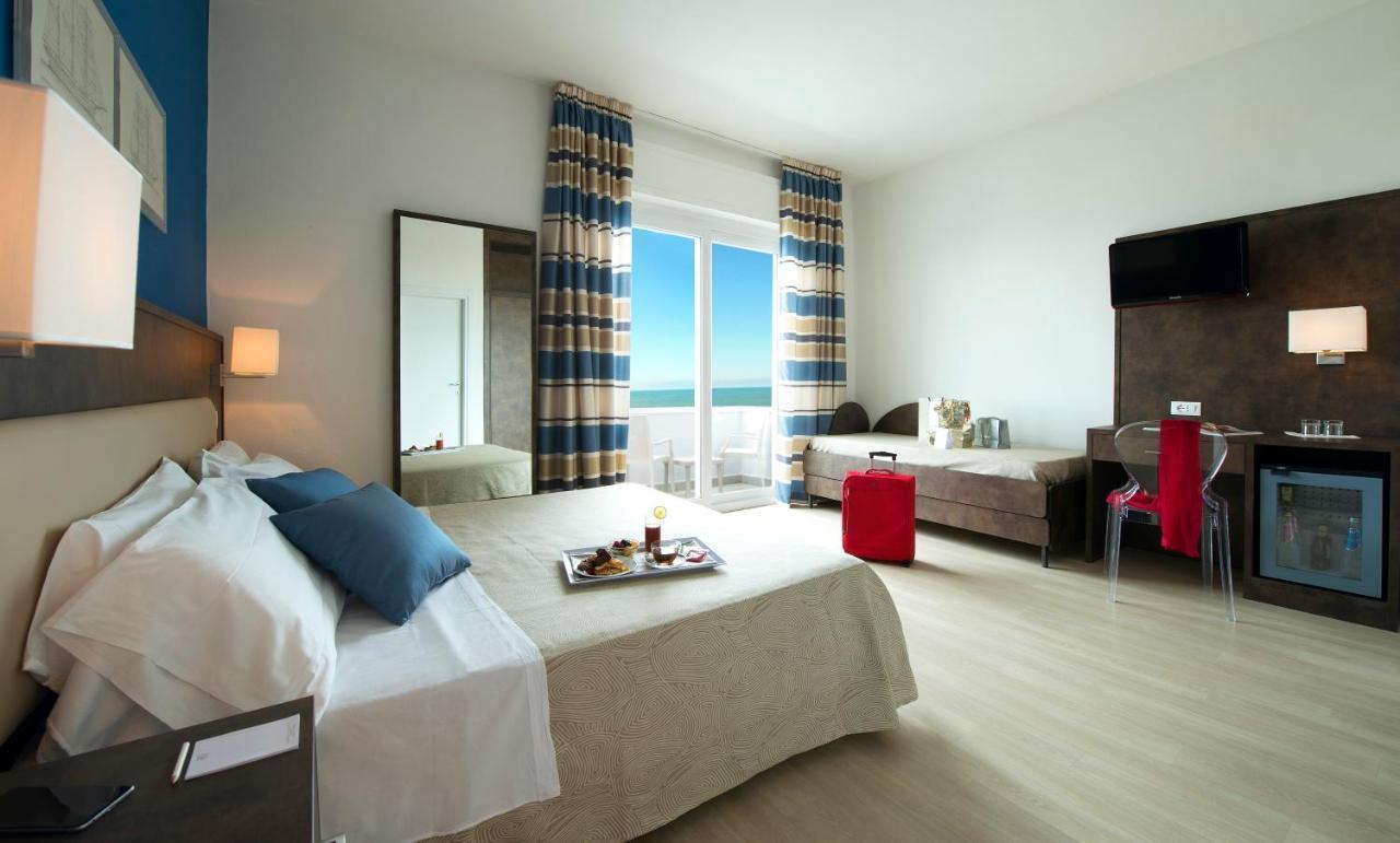 Hotel Giulia Лидо Ди Камайоре Екстериор снимка